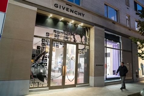 givenchy east 65th street|Thieves clean out NYC Givenchy store .